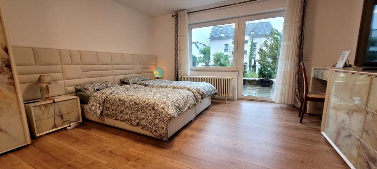 Schoene Wohnung Am Georgenberg Ройтлинген Екстериор снимка