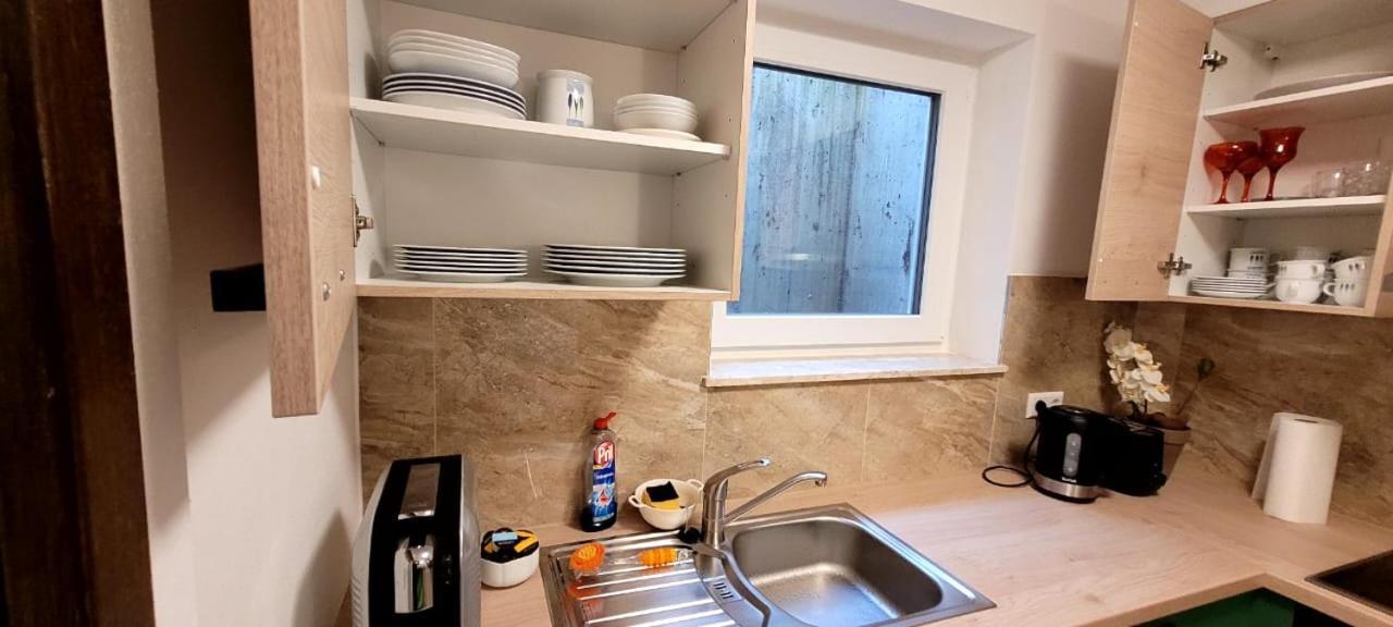Schoene Wohnung Am Georgenberg Ройтлинген Екстериор снимка
