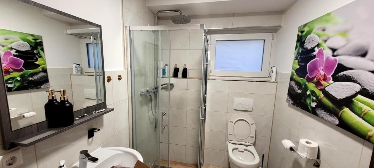 Schoene Wohnung Am Georgenberg Ройтлинген Екстериор снимка